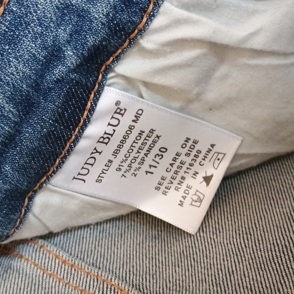 NEW JUDY BLUE western embroidered flare jeans in medium wash. Never Worn! - Picture 5 of 6